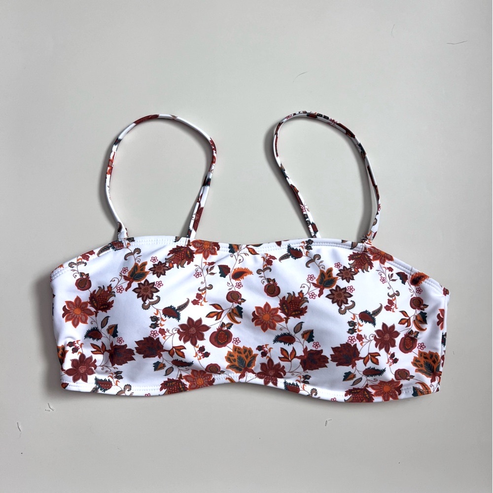 ⭐️SOLD⭐️ Cabana Del Sol Floral Bikini Top